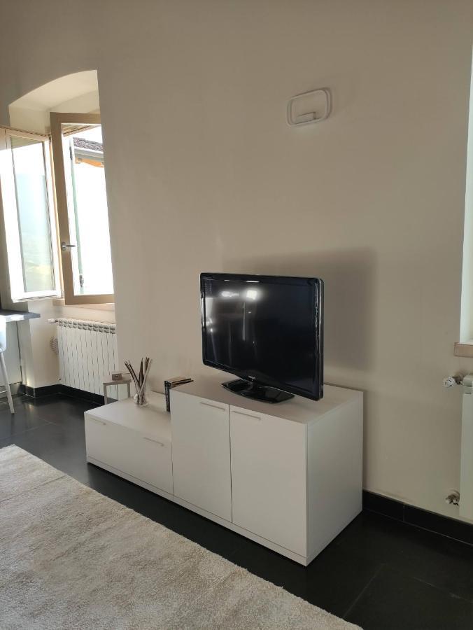 La corte dell'orologio Endine Gaiano Esterno foto