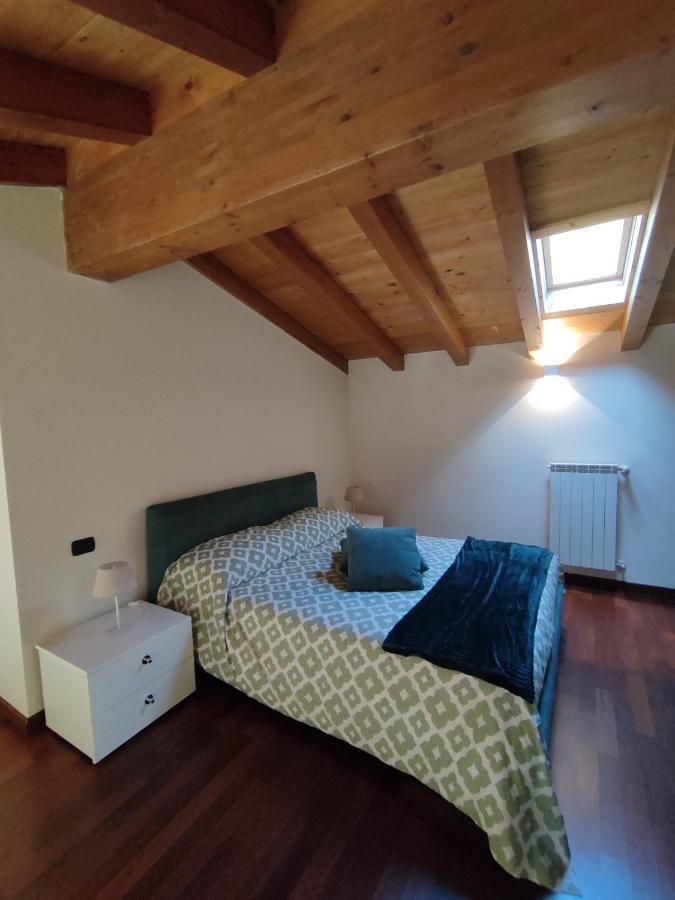 La corte dell'orologio Endine Gaiano Esterno foto
